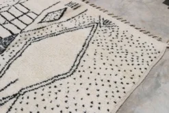 Grand tapis Beni Ouarain, 292 x 212 cm - G1024