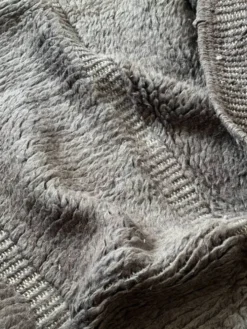 Grand tapis berbere beniouarain tissé main gris-bleu, 100% laine 280 x 220