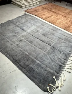 Grand tapis berbere beniouarain tissé main gris-bleu, 100% laine 280 x 220
