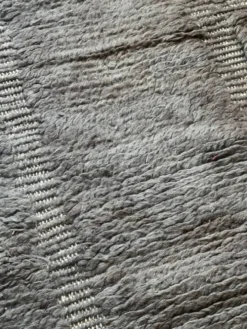 Grand tapis berbere beniouarain tissé main gris-bleu, 100% laine 280 x 220