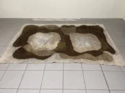 Grand tapis en laine à poils longs, produit par Desso, années 1970.