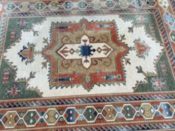 Grand tapis oriental en laine à motifs géométriques terracotta 200x300cm