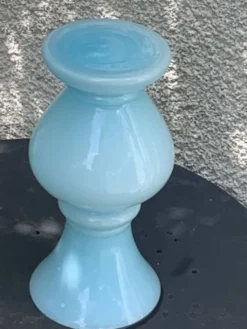 Grand vase en opaline bleu pastel vintage