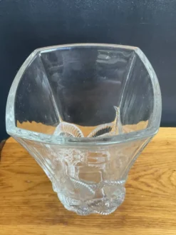 Grand vase vintage en verre moulé pressé