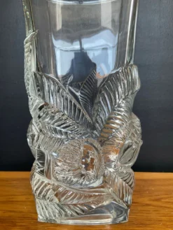 Grand vase vintage en verre moulé pressé