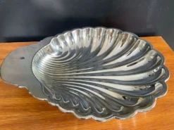 Grand vide poche vintage coquillage en métal argenté
