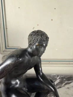Hermès au repos, bronze Grand Tour, patine noir et verte, XIXème siècle