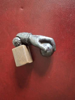 Heurtoir de porte en fonte de fer XIXè siècle ou avant