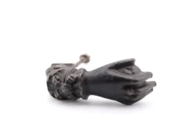 Heurtoir de porte en métal en forme de main, années 30