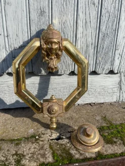Heurtoir de porte hexagonale moderniste