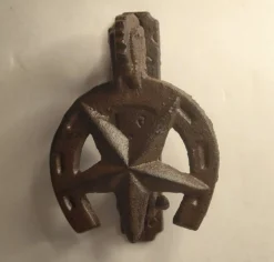 Heurtoir de porte vintage en fonte en forme de fer à cheval