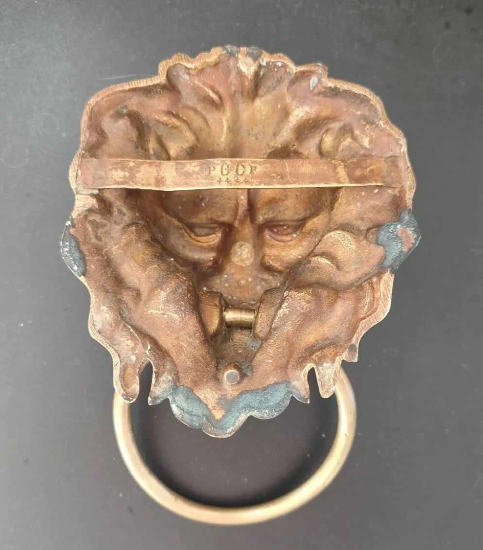 Heurtoir / Marteau de porte lion en bronze