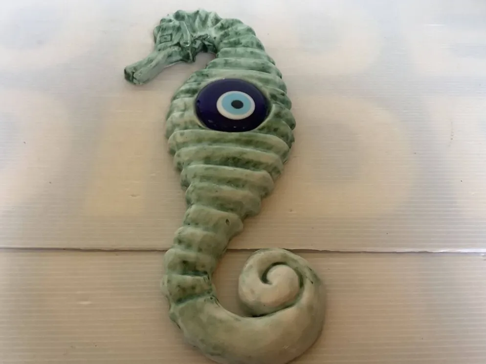 Hippocampe en céramique