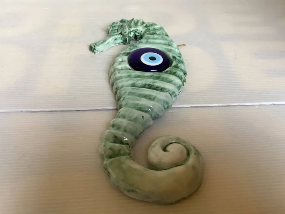 Hippocampe en céramique