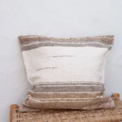 Housse de cousin beige - artisanale tissé main en coton recyclé