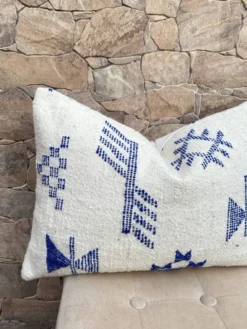 Housse de coussin artisanale en laine berbère, coussin Kilim marocain