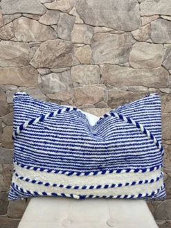 Housse de coussin artisanale en laine berbère : Coussin Kilim marocain