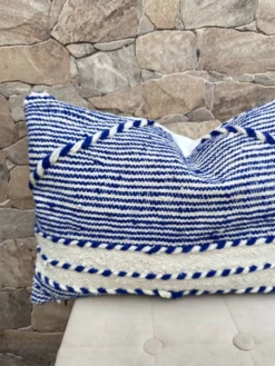 Housse de coussin artisanale en laine berbère : Coussin Kilim marocain