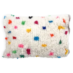 Housse de coussin berbère marocain beni Ouarain à pois colorés 60x40cm
