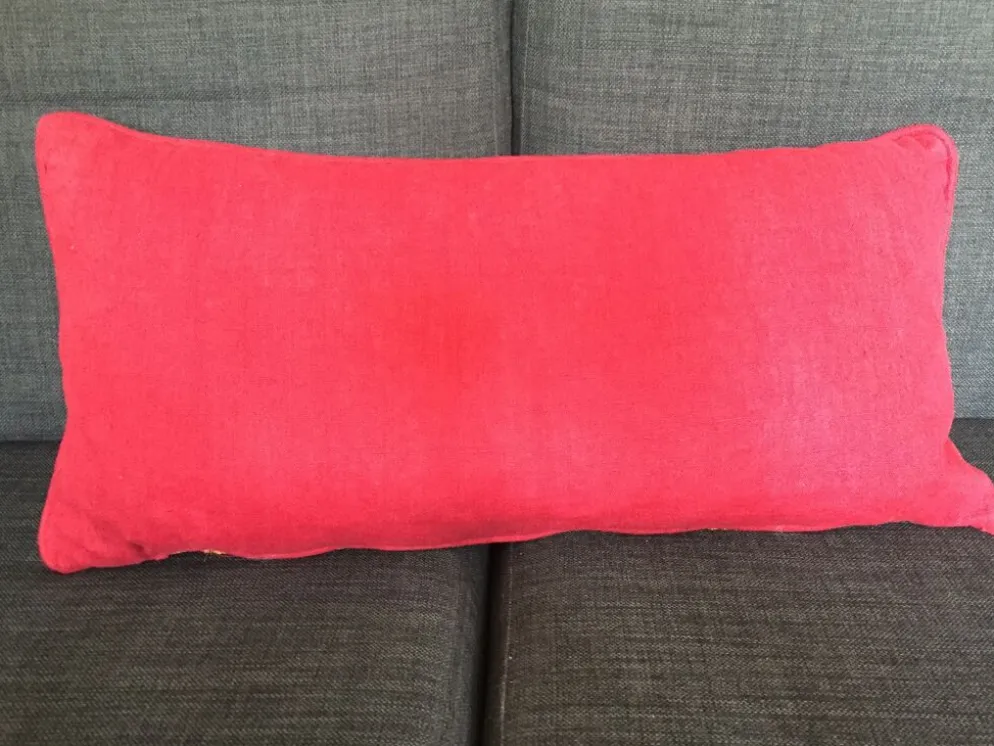Housse de coussin décorative en brocart avec des motifs ottomans turcs du 16ème siècle.