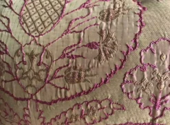 Housse de coussin décorative en brocart avec des motifs ottomans turcs du 16ème siècle.