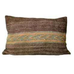 Housse de coussin en couverture berbère ancienne
