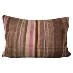 Housse de coussin en couverture berbère ancienne