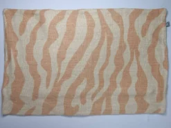 Housse de coussin en lin, motif zébré beige et orange, 57 x 37 cm, Chhatwal & Jonsson