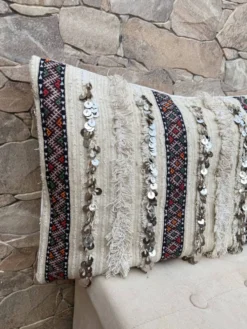 Housse de coussin Handira marocaine : Coussin berbère à sequins (60x40cm)