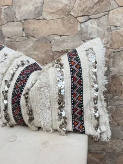 Housse de coussin Handira marocaine : Coussin berbère à sequins (60x40cm)
