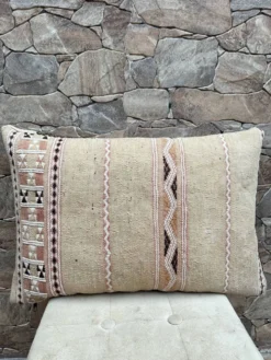 Housse de coussin Kilim berbère vintage : Coussin en laine marocaine
