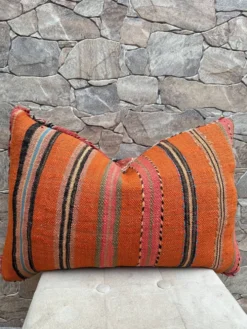 Housse de coussin Kilim berbère vintage : Coussin en laine marocaine