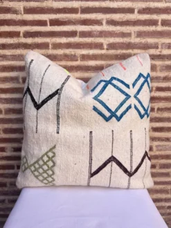 Housse de coussin marocaine blanche faite à la main (45 x 45 cm)