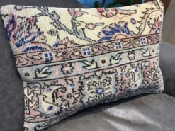 Housse de coussin neutre à motif floral 40x60cm