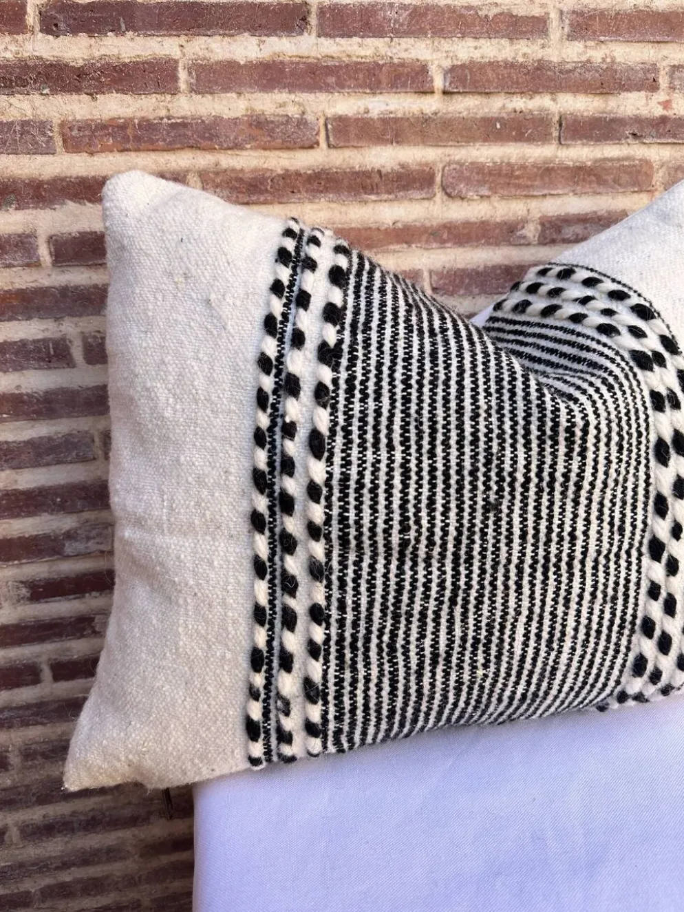Housse de coussin rectangulaire berbère Zanfi - Fait main - 100 % laine