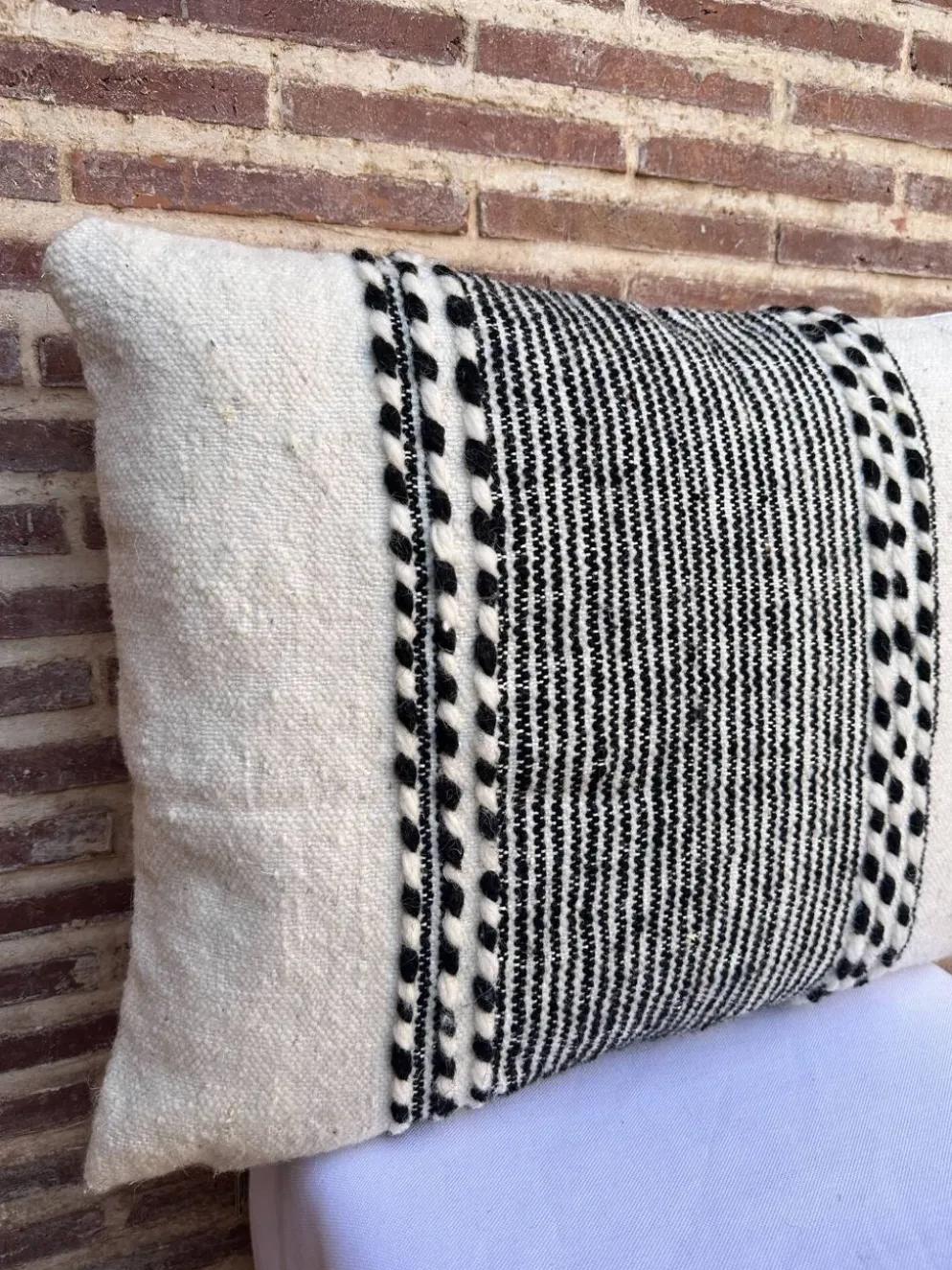 Housse de coussin rectangulaire berbère Zanfi - Fait main - 100 % laine