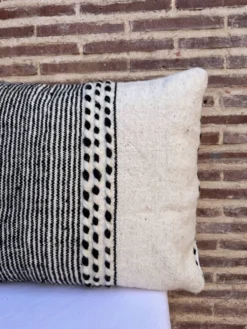 Housse de coussin rectangulaire berbère Zanfi - Fait main - 100 % laine