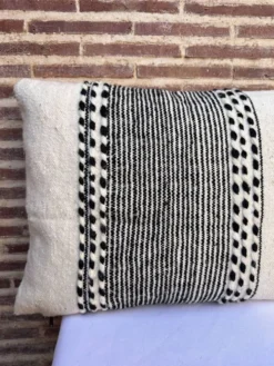 Housse de coussin rectangulaire berbère Zanfi - Fait main - 100 % laine