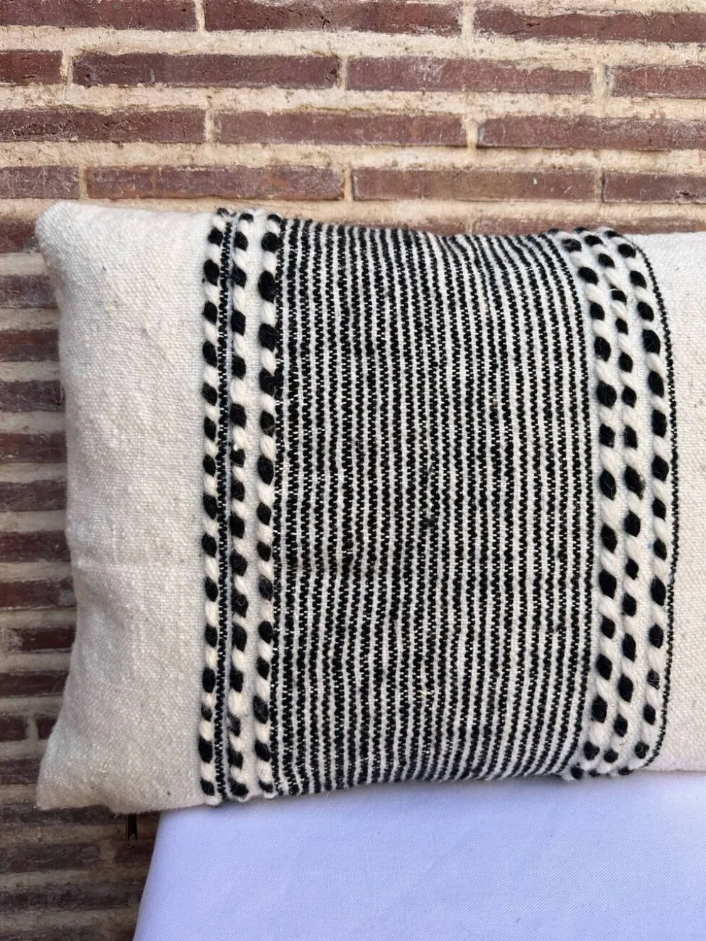Housse de coussin rectangulaire berbère Zanfi - Fait main - 100 % laine