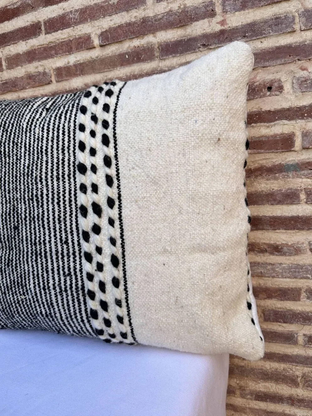 Housse de coussin rectangulaire berbère Zanfi - Fait main - 100 % laine