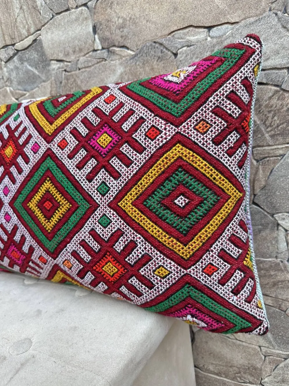 Housse de coussin vintage berbère marocaine en laine