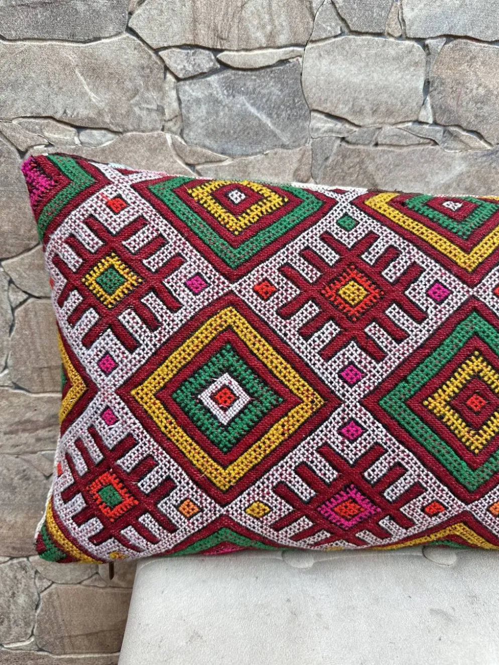 Housse de coussin vintage berbère marocaine en laine