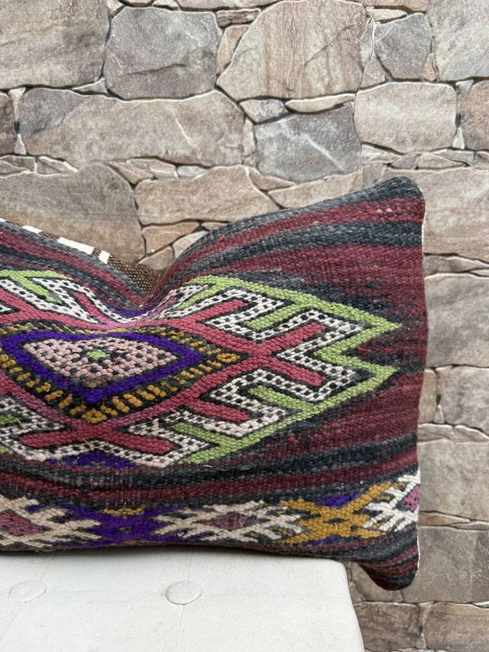 Housse de coussin vintage berbère marocaine en laine
