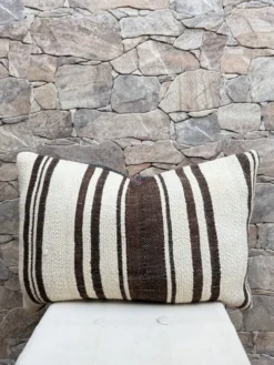 Housse de coussin vintage berbère marocaine en laine