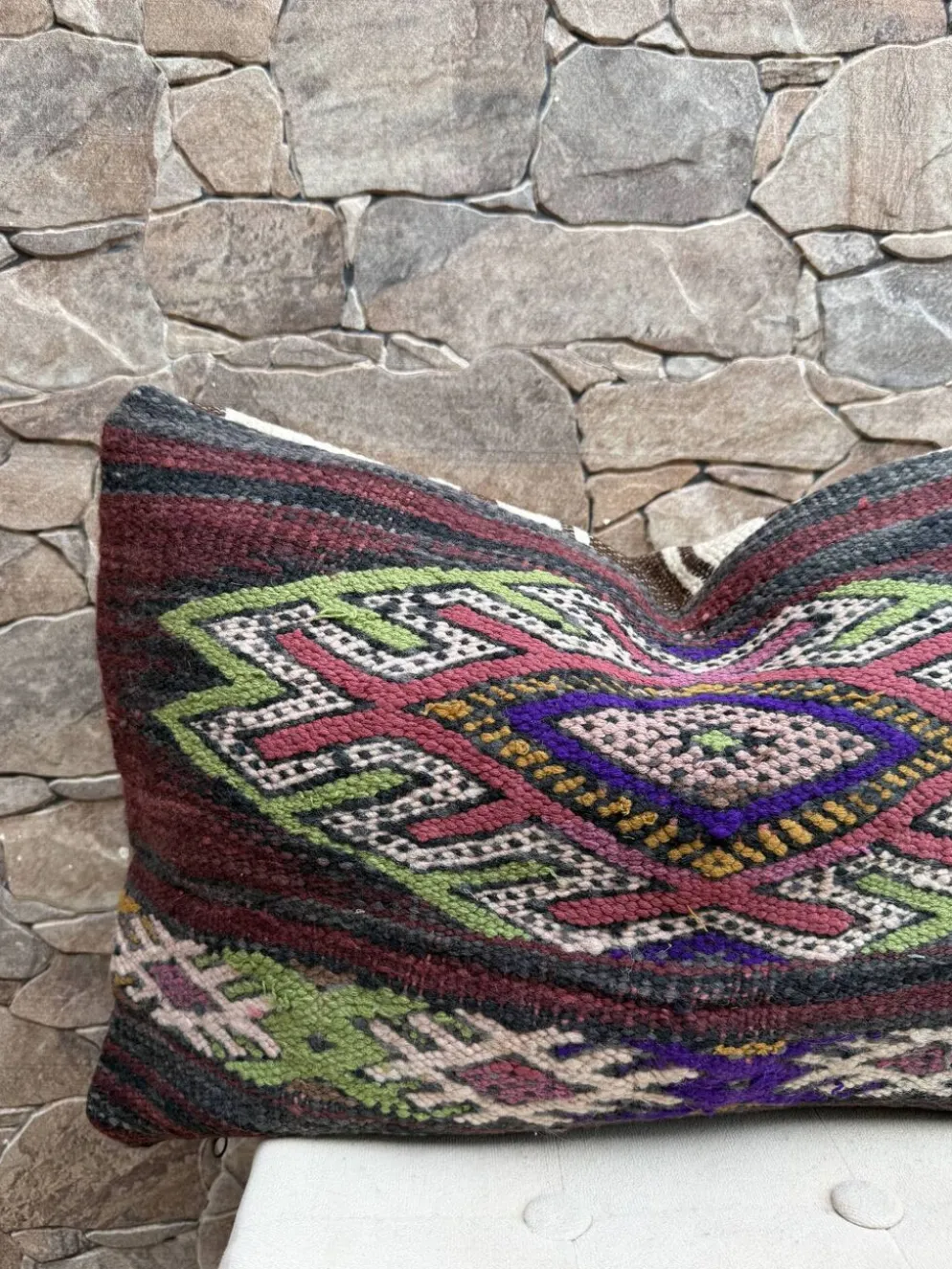 Housse de coussin vintage berbère marocaine en laine