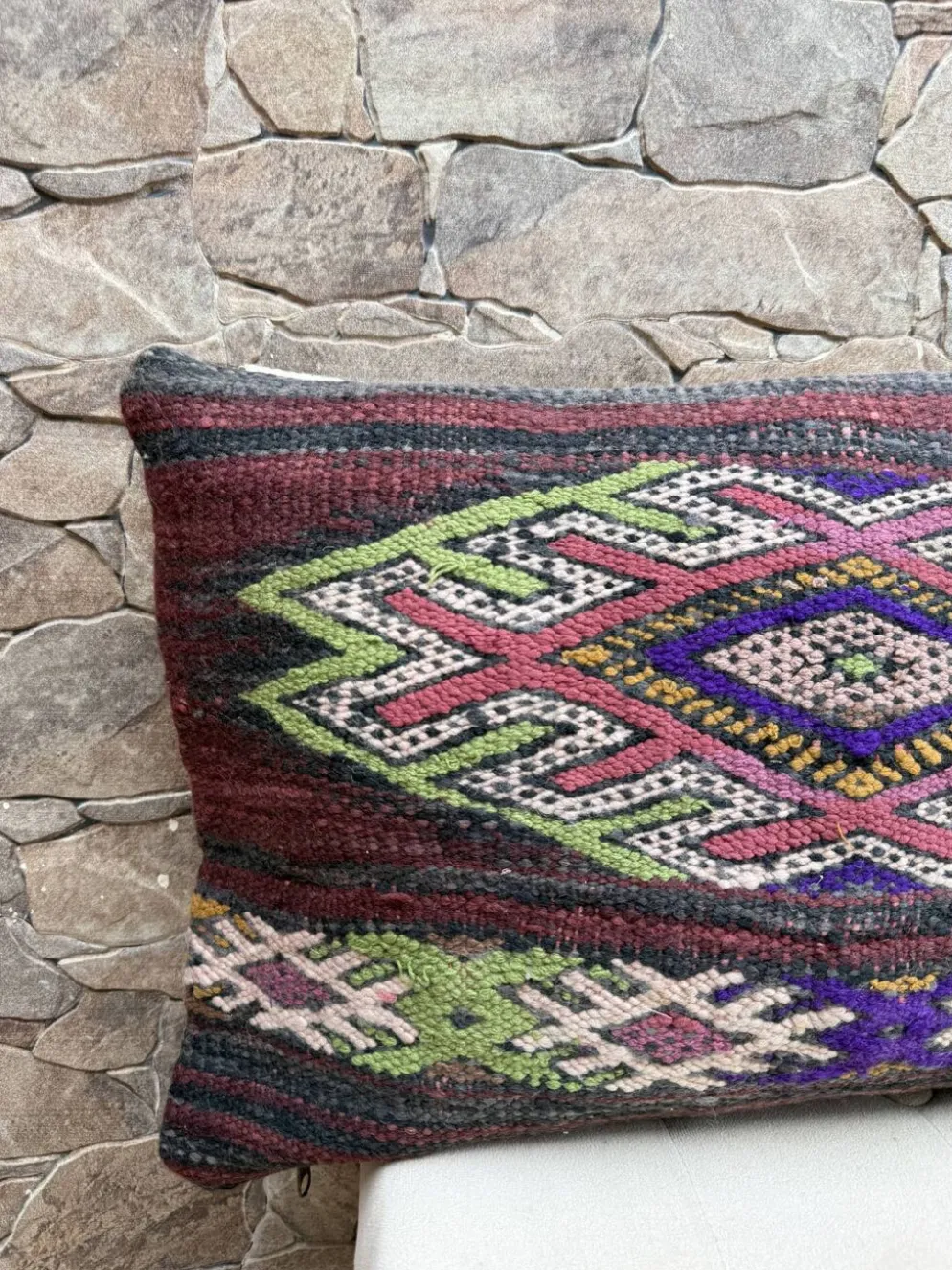 Housse de coussin vintage berbère marocaine en laine