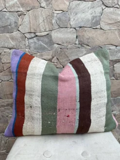 Housse de coussin vintage berbère marocaine en laine