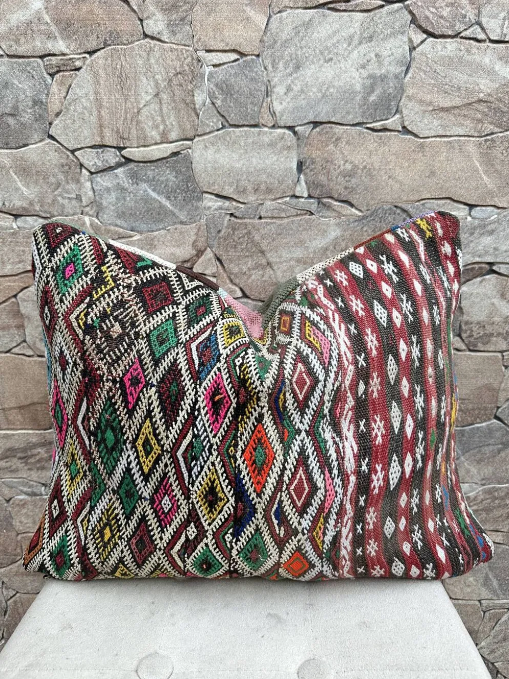 Housse de coussin vintage berbère marocaine en laine