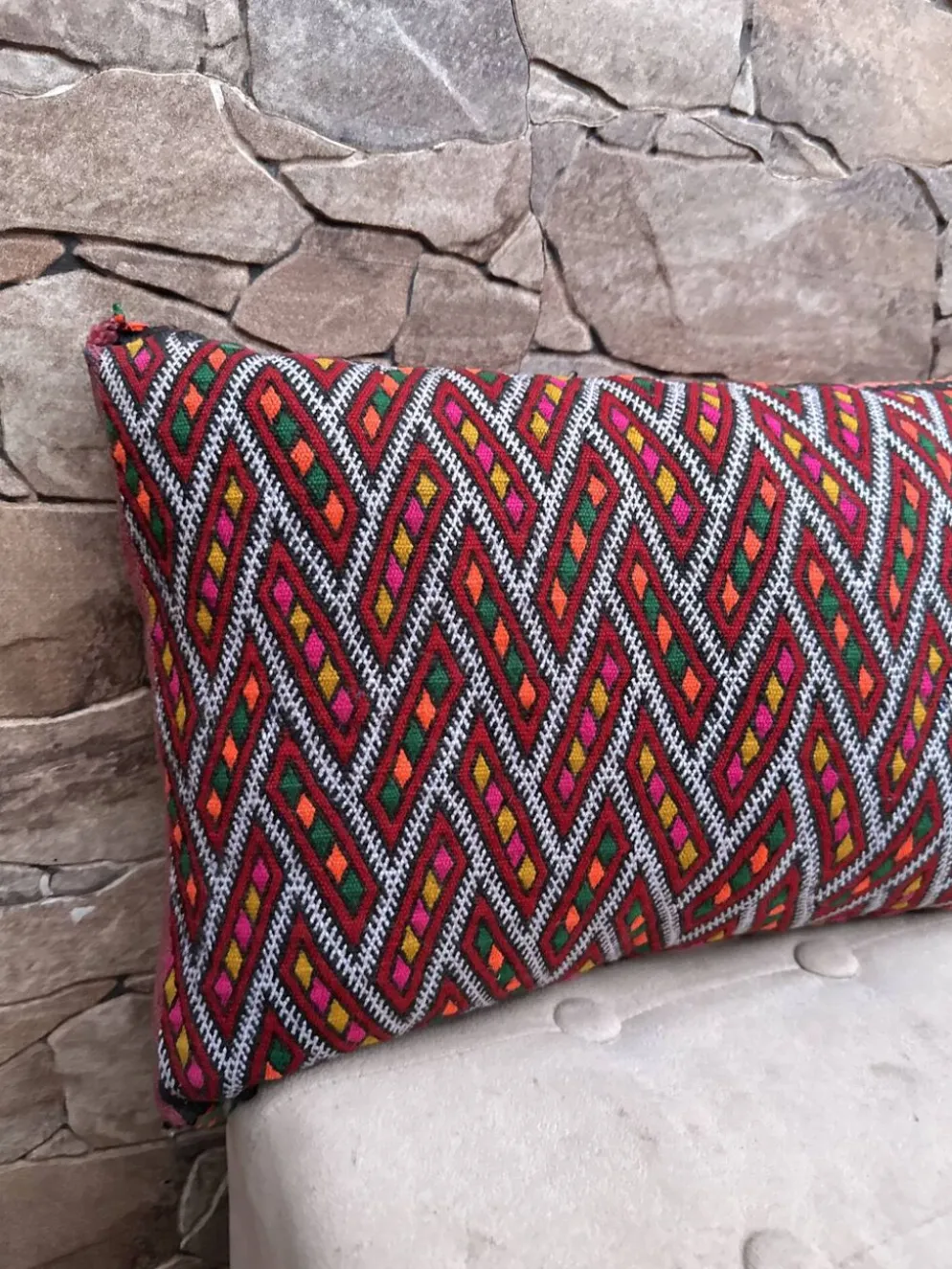 Housse de coussin vintage berbère marocaine en laine