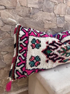 Housse de coussin vintage en laine berbère : Coussin tapis marocain 76x40cm